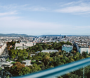 View on viennas Belvedere and Schweizer Garten