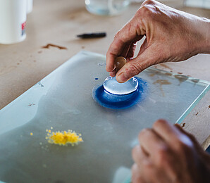 person experimenting with the “Wiener Farben” palette on paper